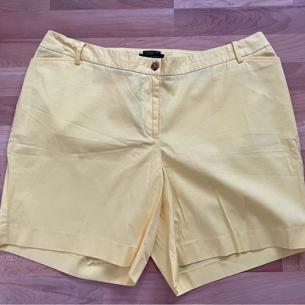 Women Talbots The Perfect Short yellow 20 petite